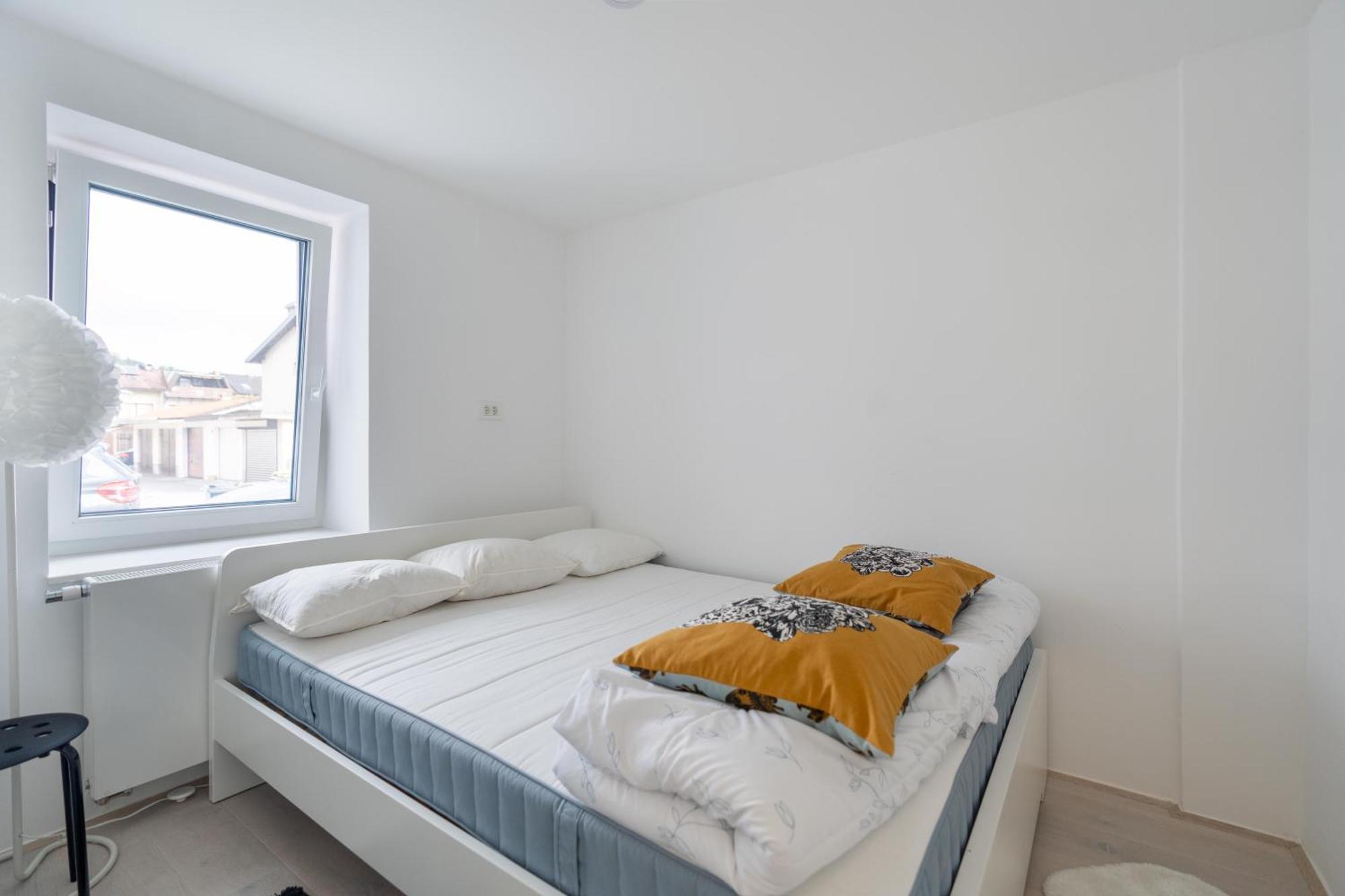 Black & White Apartments Rozna Dolina Liubliana Exterior foto