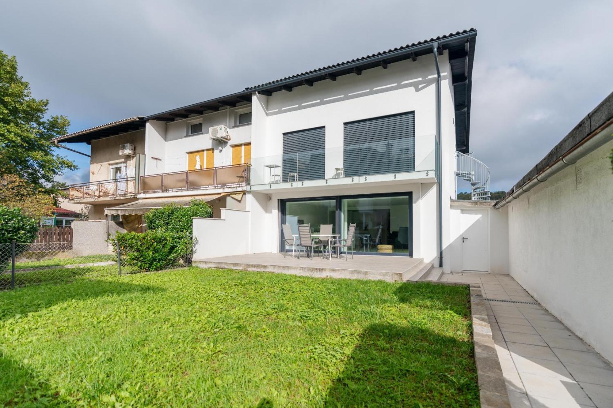 Black & White Apartments Rozna Dolina Liubliana Exterior foto